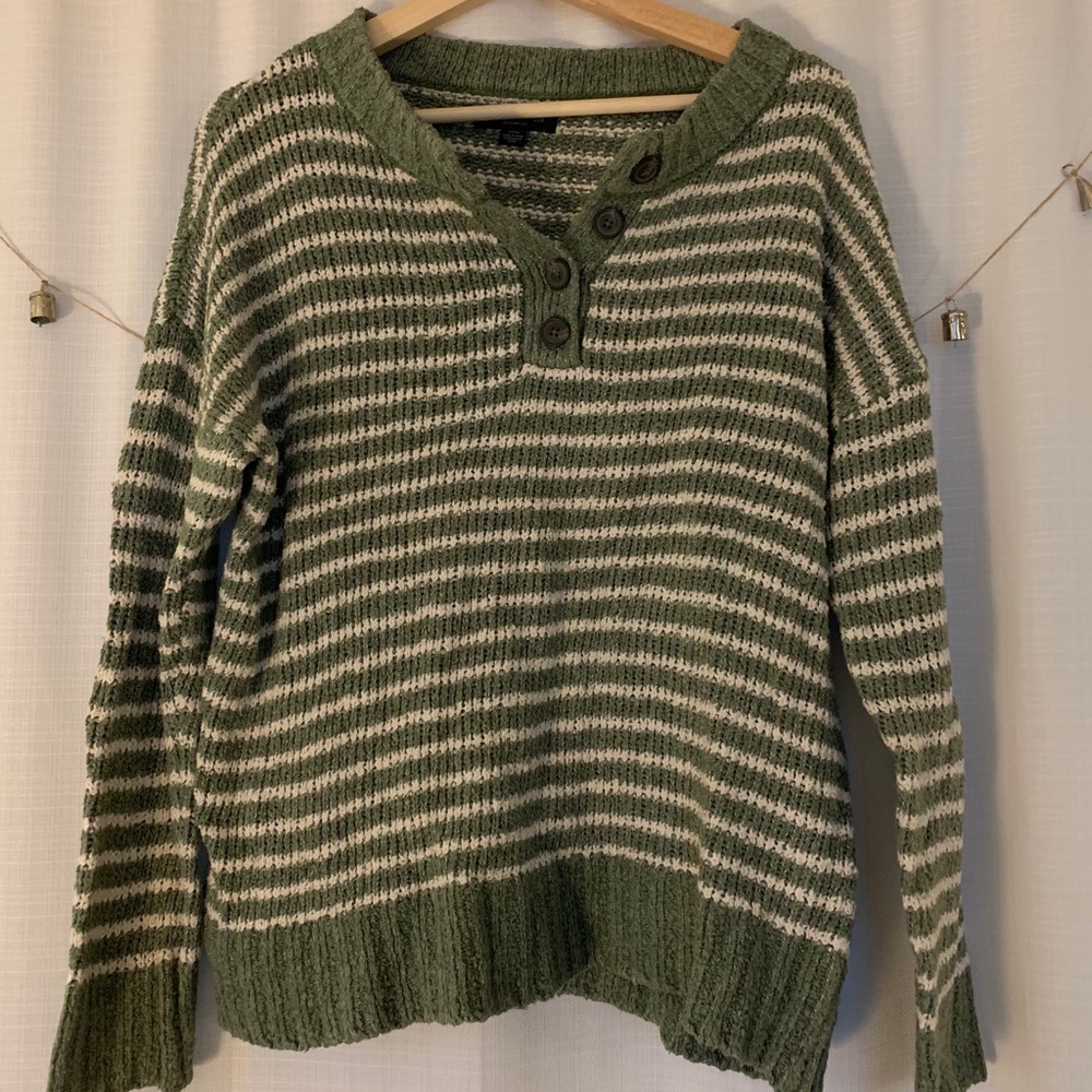 AMERICAN EAGLE striped button down sweater